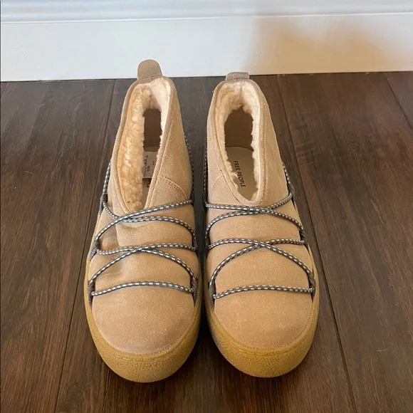 NWT Free People Snowdrop Genuine Shearling Boot - Picture 4 of 9